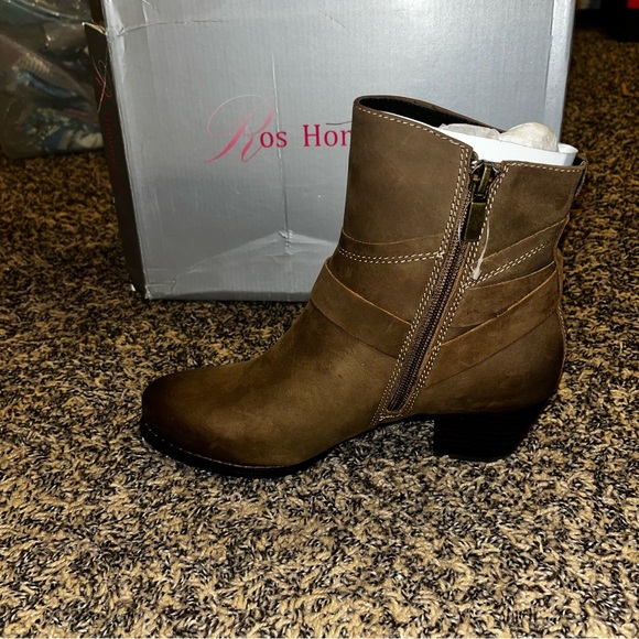 Ros Hommerson Khaki Brittany Leather Boot Moisturize Wicking Lining Size 6 NEW - Picture 4 of 5